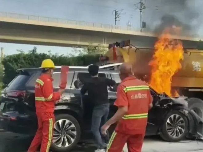 揭秘张家口车祸现场的高科技救援神器，颠覆性体验引领科技救援新纪元！